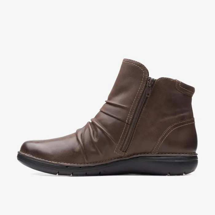 Clarks Wide Fit Boots Un Loop Top Dark Brown 8211 Women