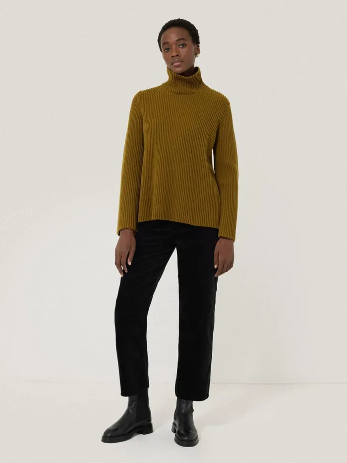Delmont Velvet Tapered Jean Black Women Jigsaw Party