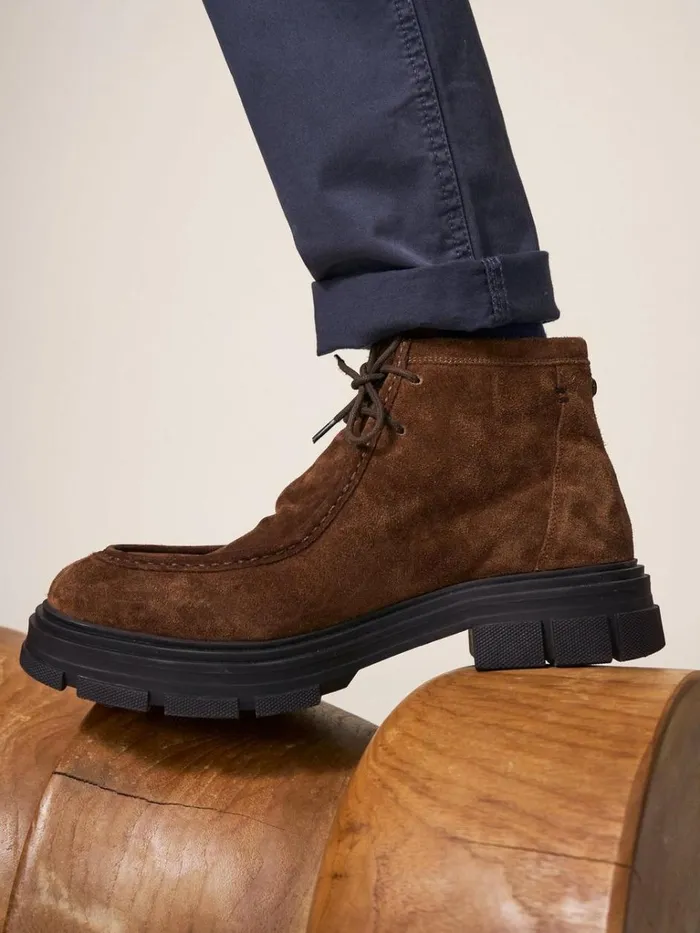 Men BOOTS White Stuff Suede Wallaby Boot Dark Brown