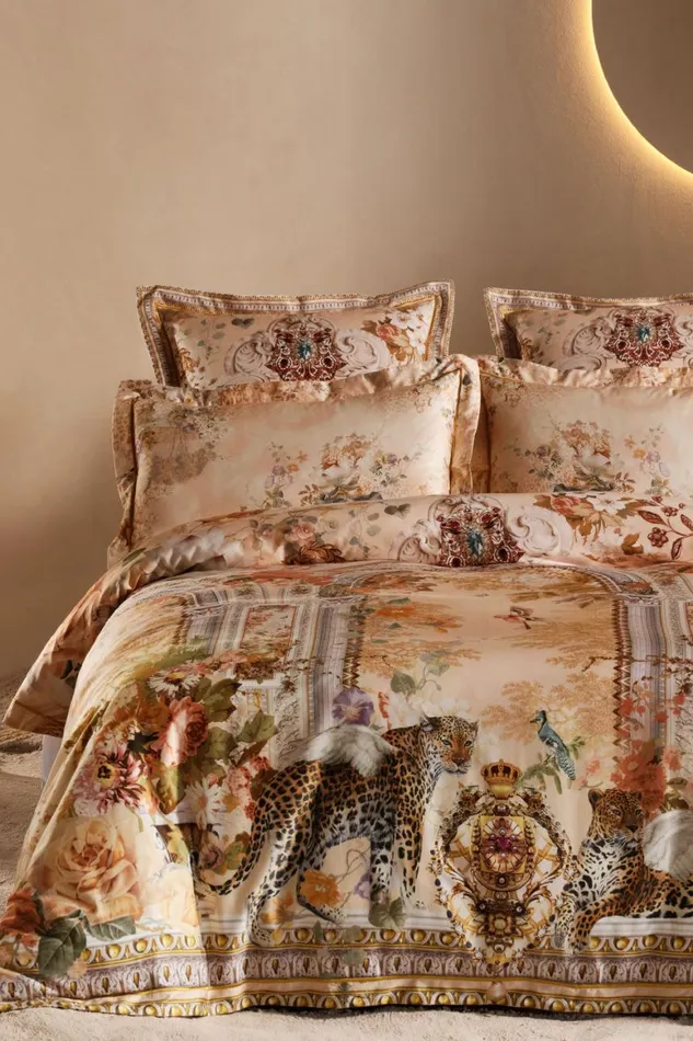 QUILT COVER SET ADORNED IN ANTIQUITY Adorned In Antiquity WomensMens Camilla Bed Linen