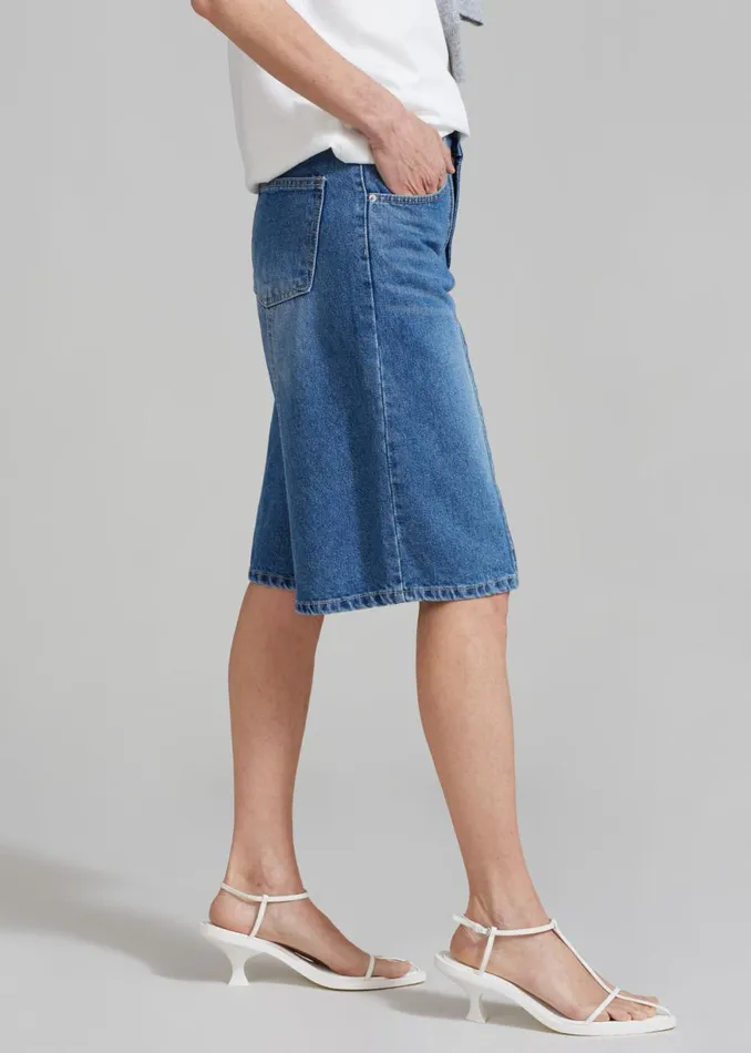 The Frankie Shop Elia Denim Bermuda Shorts 8211 Medium Wash Shop Denim