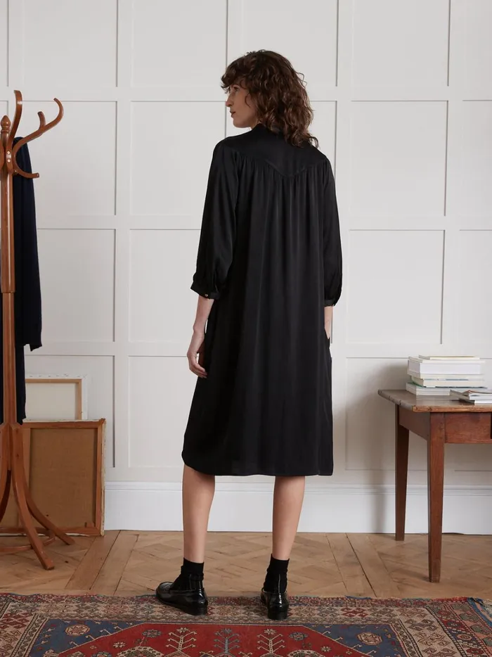 Women Clothing Cyrillus MidLength Button Dress In Plain Crepe Noir