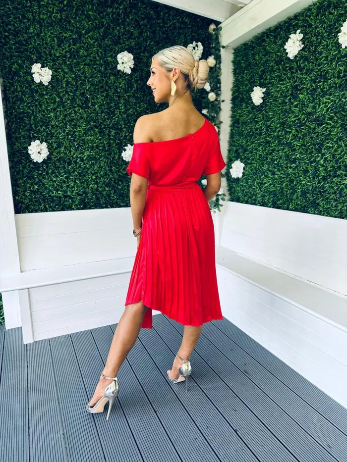 Women Maxi Canella Lane Enya Pleated Occasion Dress Red