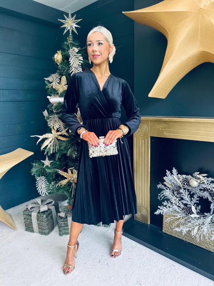 Women Midi Canella Lane Philipa Velvet Pleated Midi Dress Black