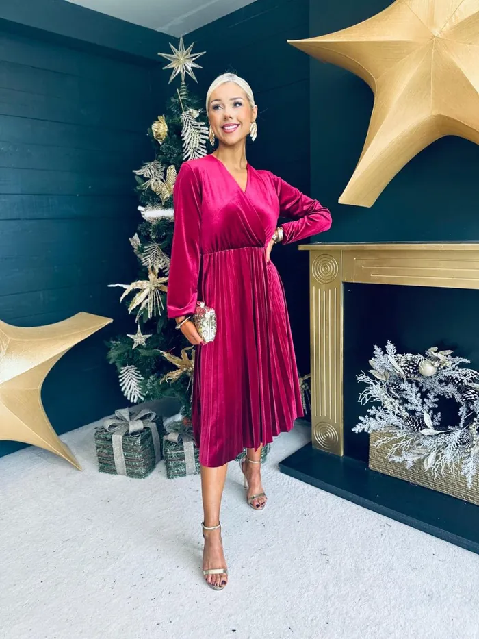 Women Midi Canella Lane Philipa Velvet Pleated Midi Dress Wine
