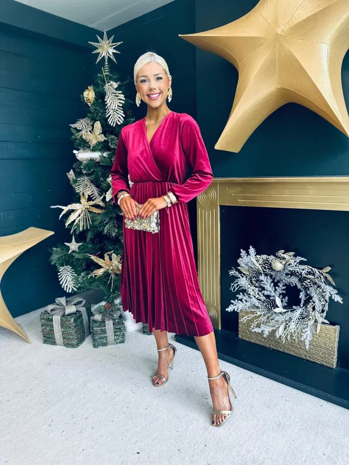 Women Midi Canella Lane Philipa Velvet Pleated Midi Dress Wine