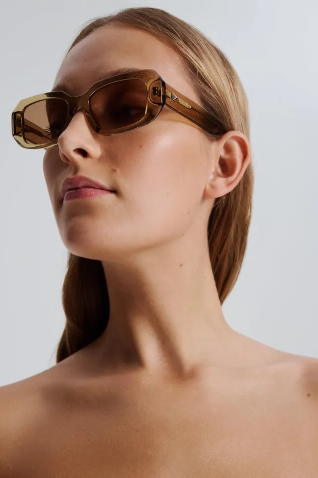 Women Scanlan Theodore Eyewear ST BOLD RECTANGLE SUNGLASSES Sahara