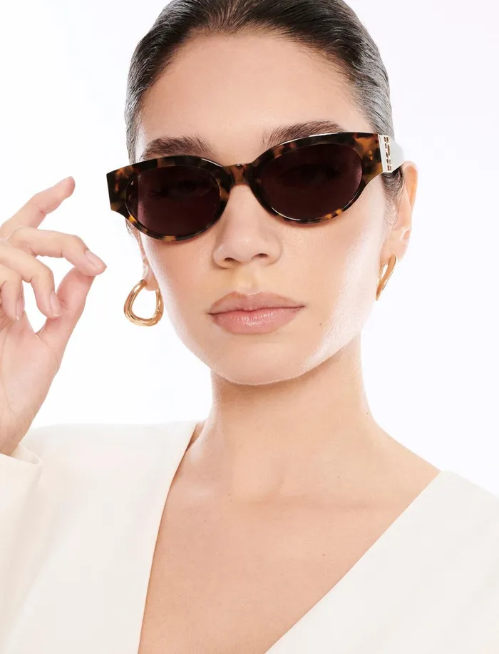 Women Sunglasses BCBG Blonde Signature Oval Sunglasses Blonde Demi
