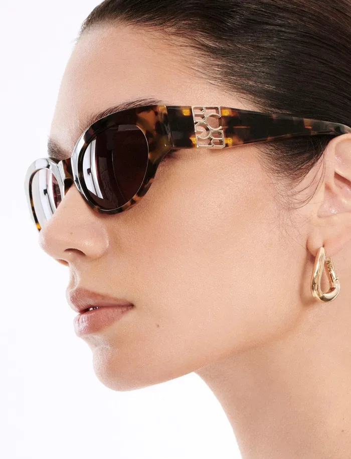 Women Sunglasses BCBG Blonde Signature Oval Sunglasses Blonde Demi