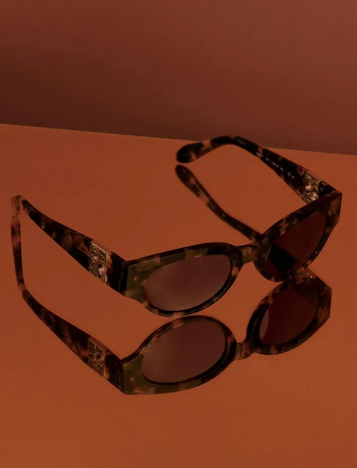 Women Sunglasses BCBG Blonde Signature Oval Sunglasses Blonde Demi