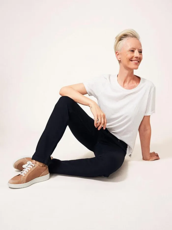 Women TROUSERS White Stuff Brooke Straight Jean Black Denim